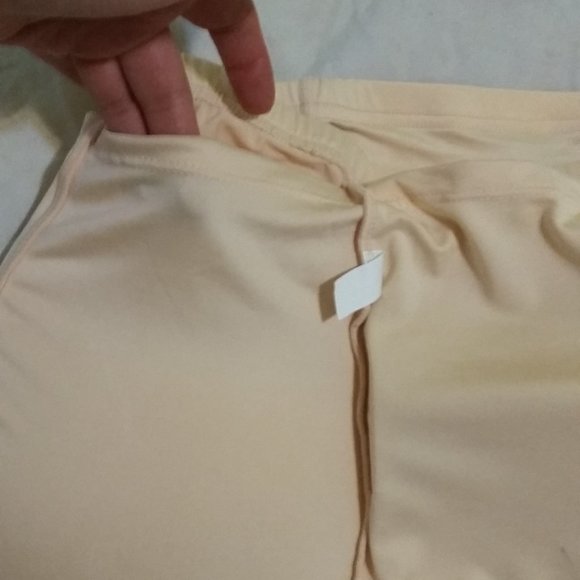 5/$25 NWOT Padded Shapewear shorts Medium - Picture 10 of 13